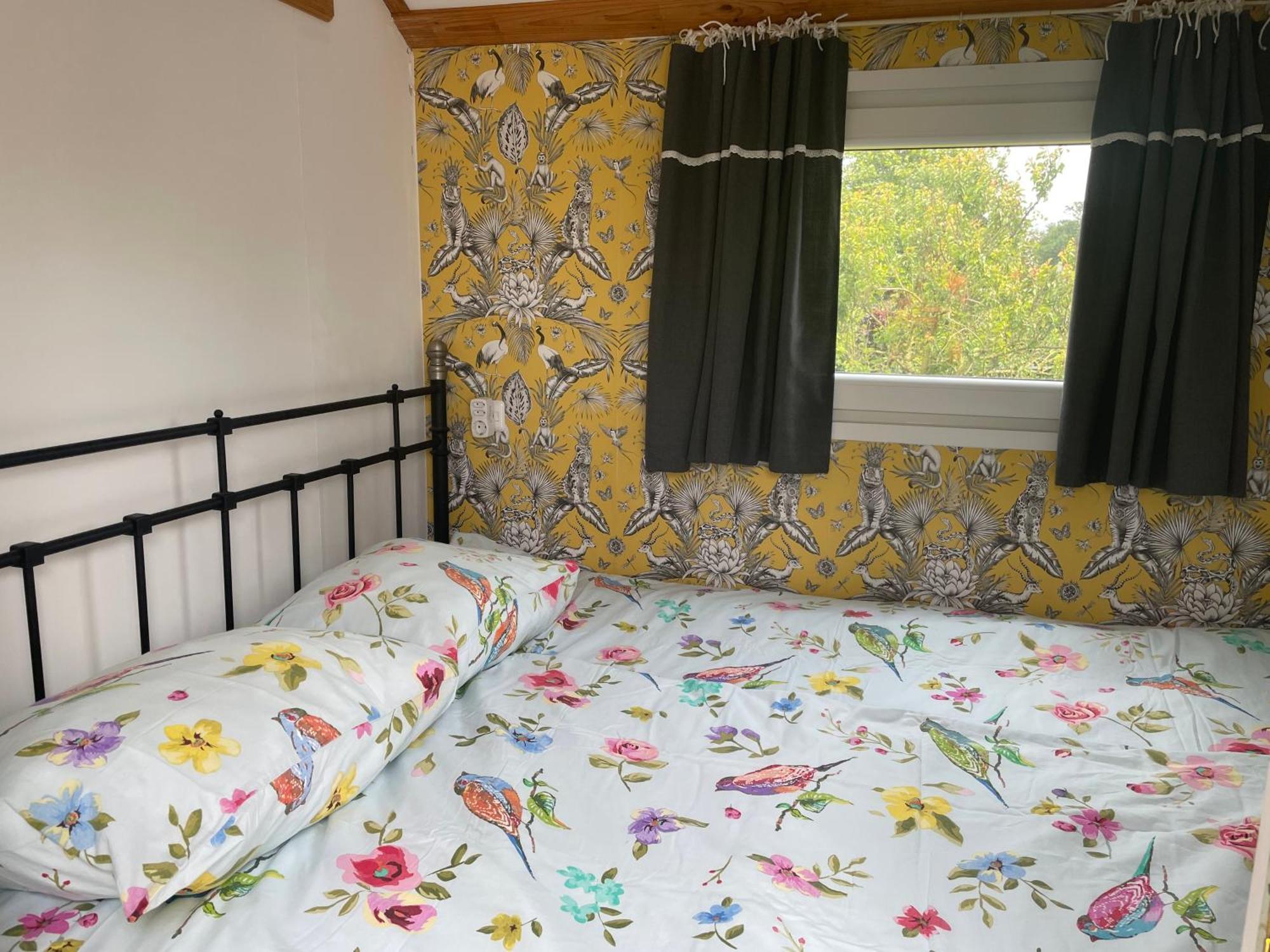 Bed and Breakfast Pipowagen Mamaloe Kesteren Esterno foto